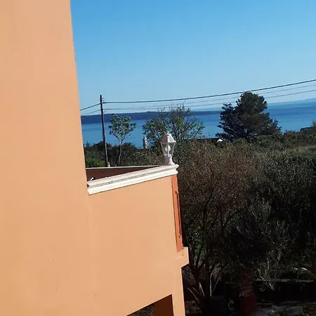 게스트하우스 Lucia Mundanije