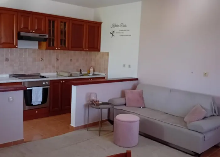 Lucia Guest house 3*